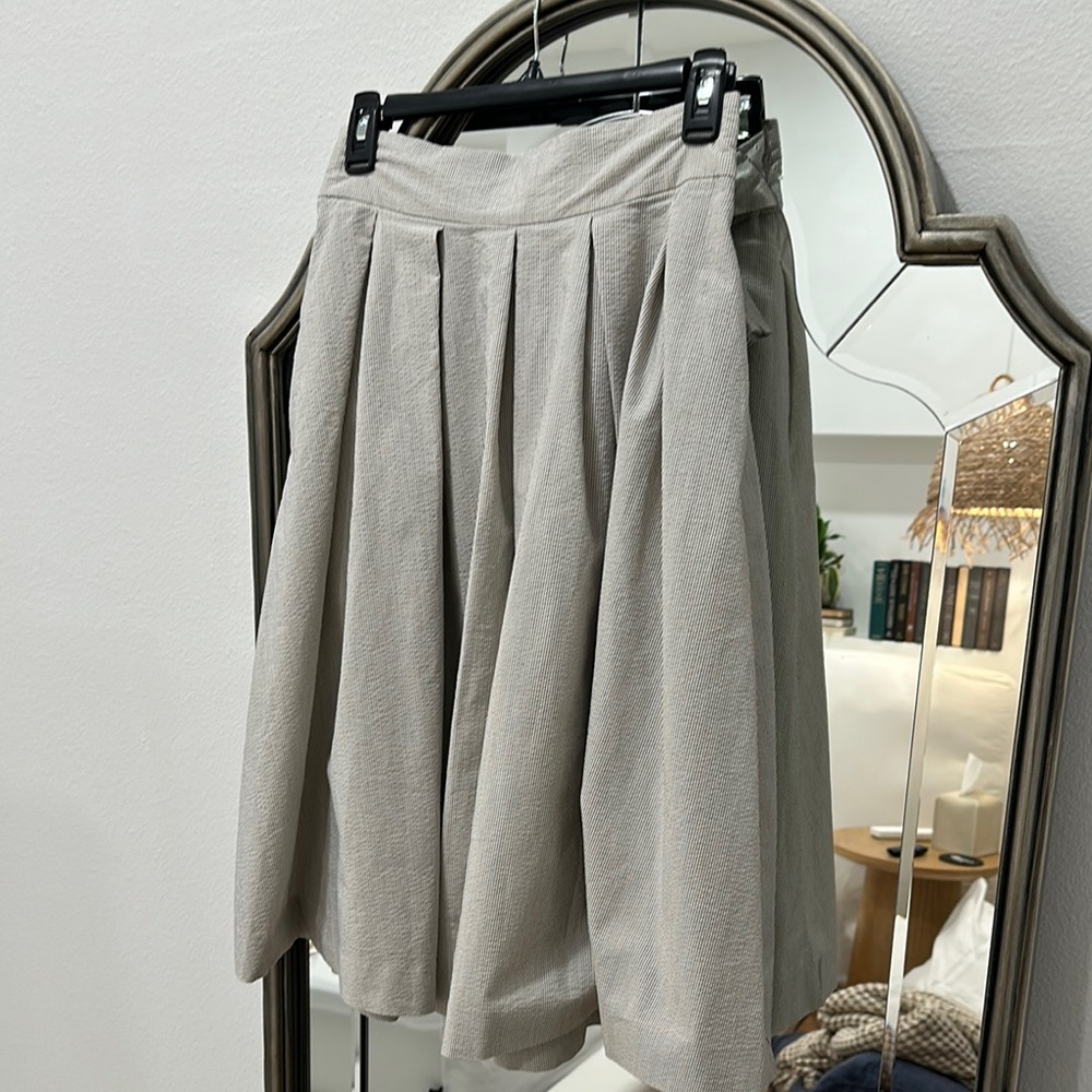H&M Gray Pleated A Line Skirt Knee-Length